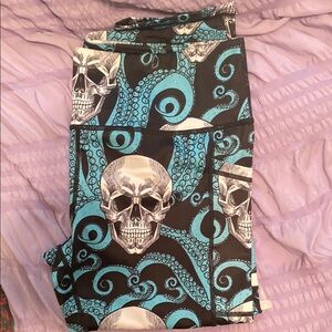 Constantly Varied Gear Black and Blue Skull Swirl Capris